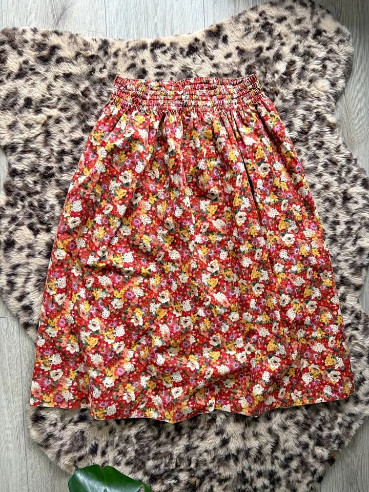 Vintage cute floral skirt