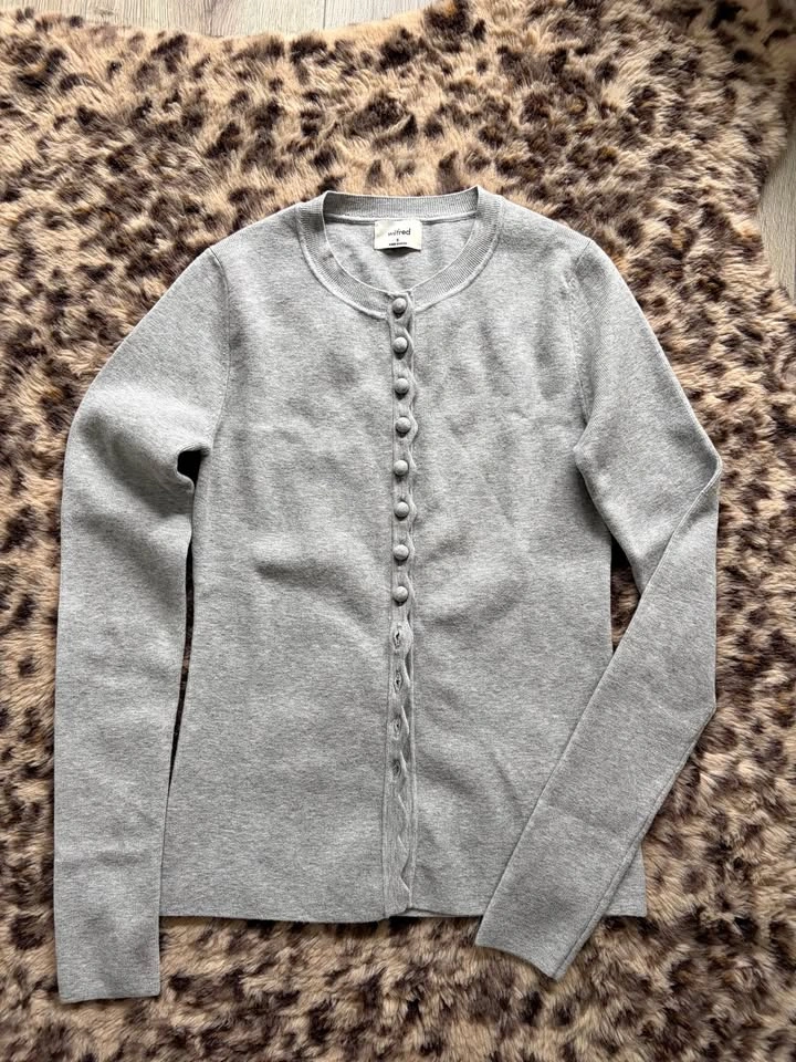 Aritzia Shelly Cardigan