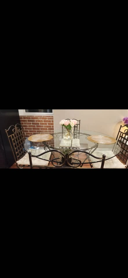 Glass Dining Table + 4 Chairs — Mint Condition - photo 5