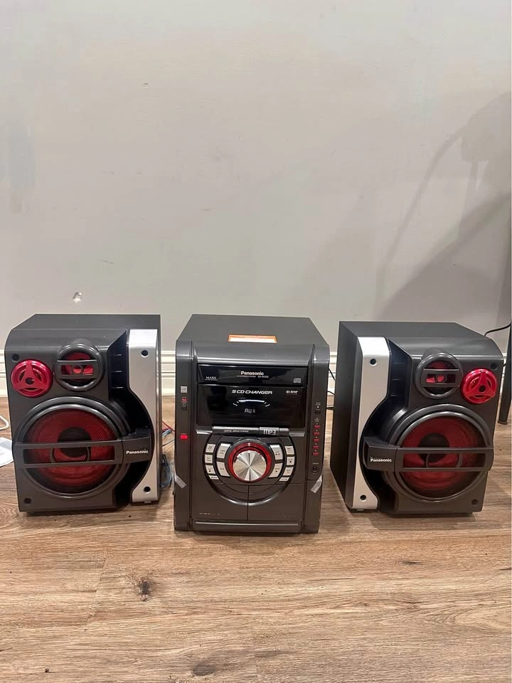 Panasonic SA-AK330 5-CD Stereo System