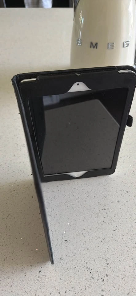 iPad Mini- 1st Gen - photo 3