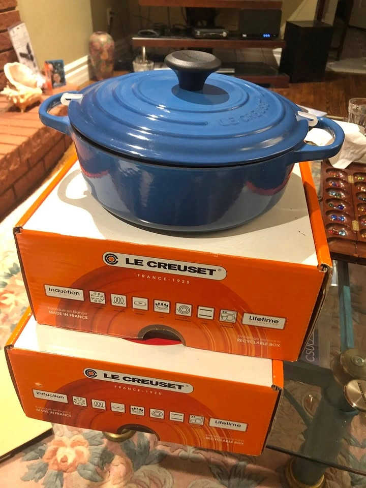 Le Creuset 3.3L Round Dutch Oven w/Stainless Steel Knob