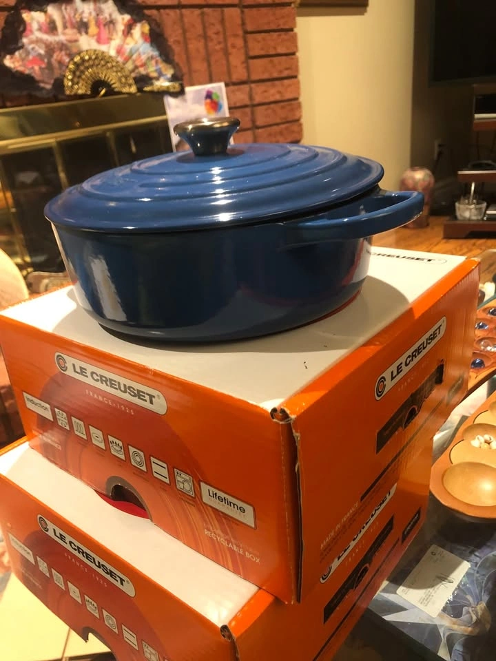 Le Creuset 3.3L Round Dutch Oven w/Stainless Steel Knob - photo 2