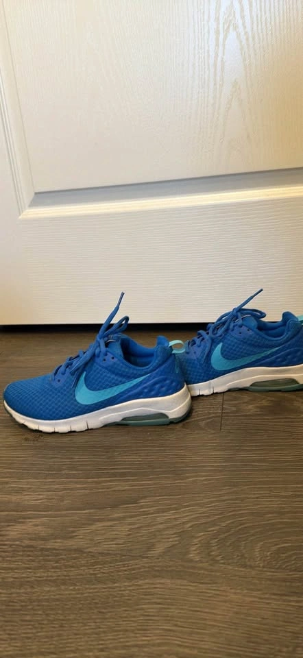 Nike Shoes - photo 4