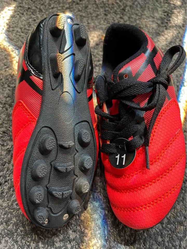 Size 11 Kids Soccer Shoes - photo 2