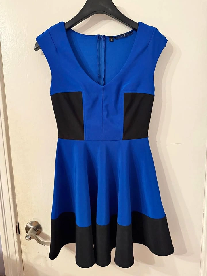 Guess, blue & black flare dress (Size: M)