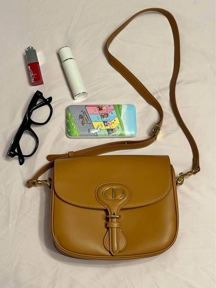 Vintage-Inspired Camel Brown Saddle Crossbody Bag