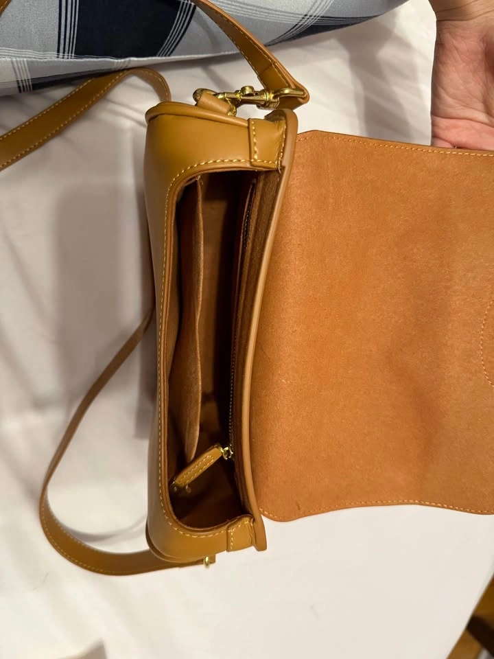 Vintage-Inspired Camel Brown Saddle Crossbody Bag - photo 4
