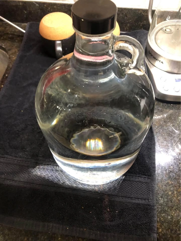 1 Gallon glass jugs with lids from $20 - photo 3