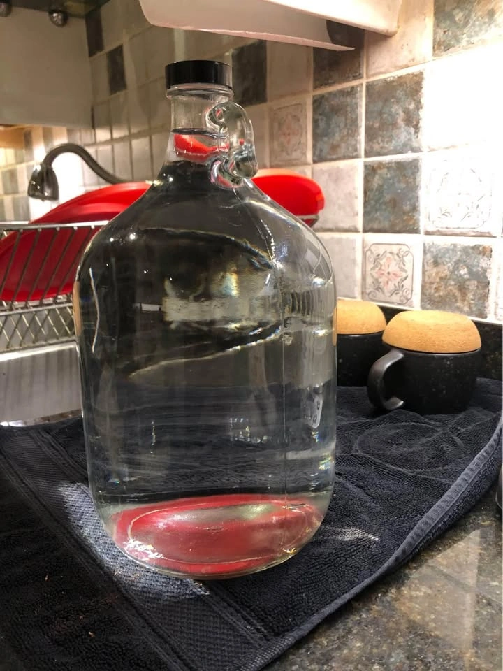 1 Gallon glass jugs with lids from $20 - photo 5