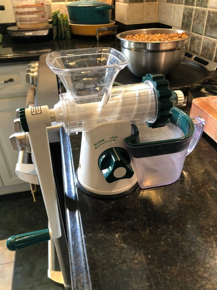 Healthy Juicer - Wheatgrass & Leafy Green Manual Juicer - photo 2