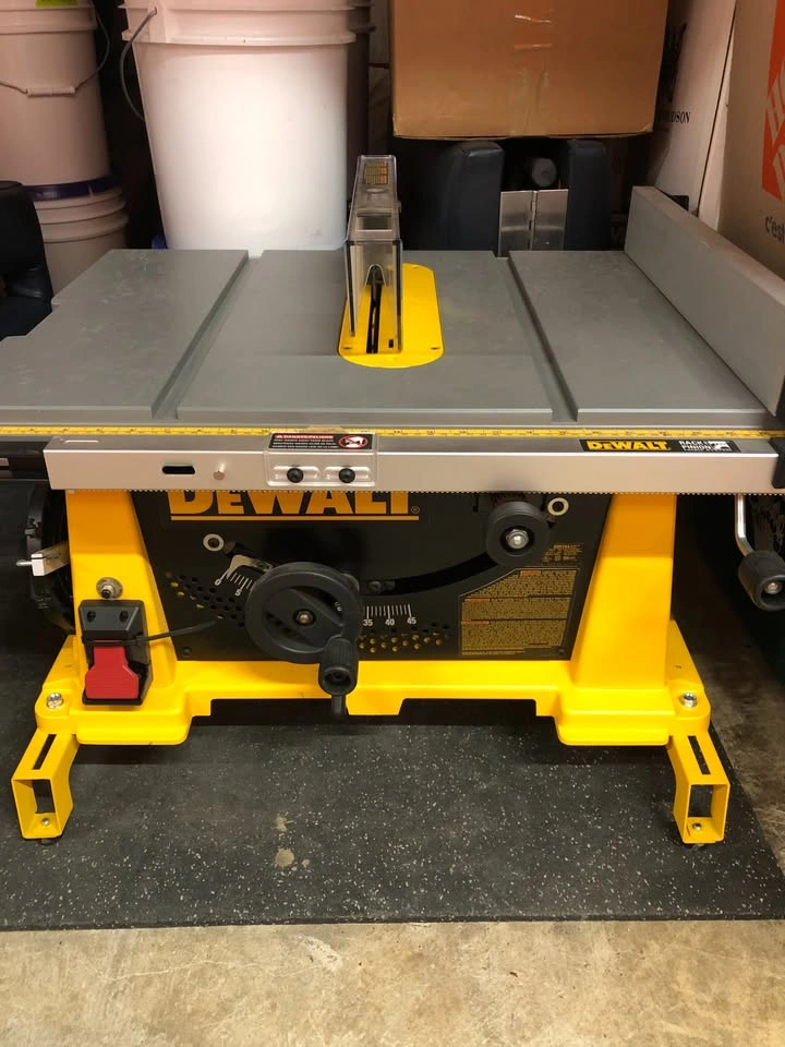 DEWALT 744 10'' Contractor Saw with Rolling Stand - photo 2