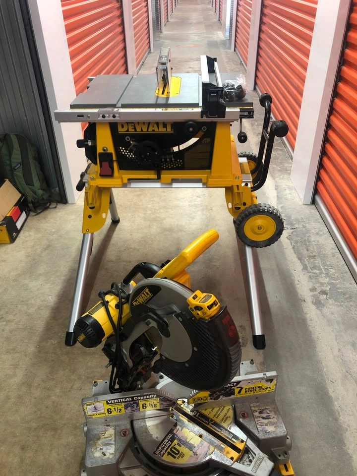 DEWALT 744 10'' Contractor Saw with Rolling Stand - photo 3