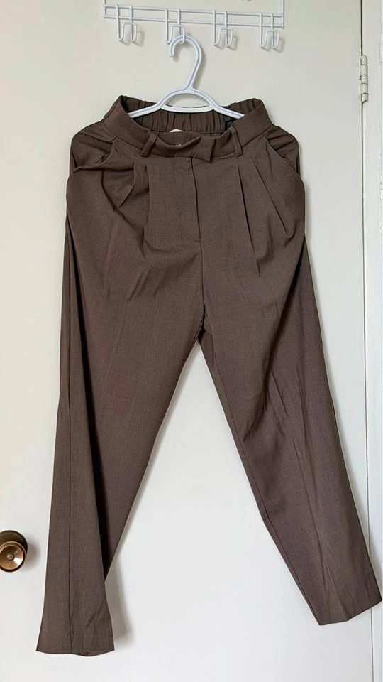H&M Brown Pleated Trousers size 4