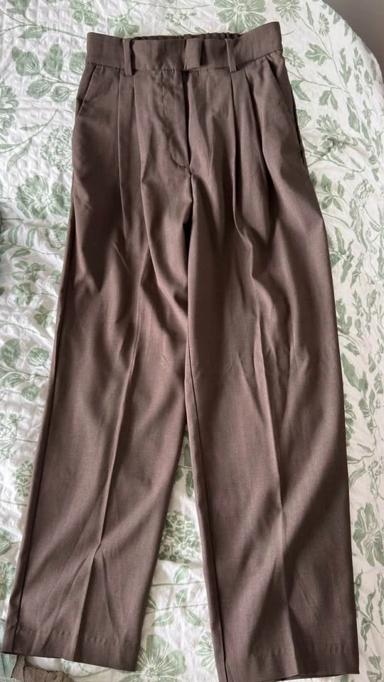 H&M Brown Pleated Trousers size 4 - photo 2