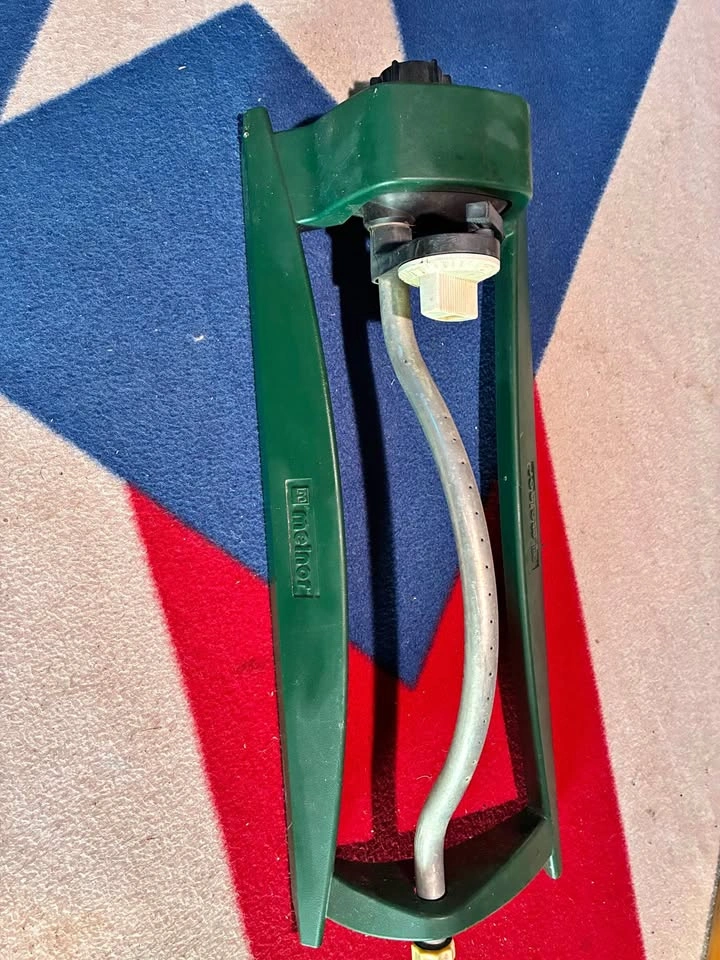 Melnor oscillating sprinkler