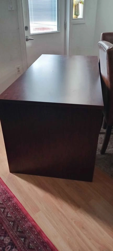 Large Executive Office Desk – Excellent Condition – Solid & Heav - photo 2