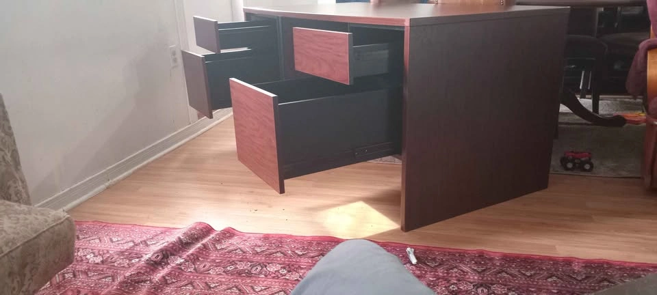 Large Executive Office Desk – Excellent Condition – Solid & Heav - photo 3