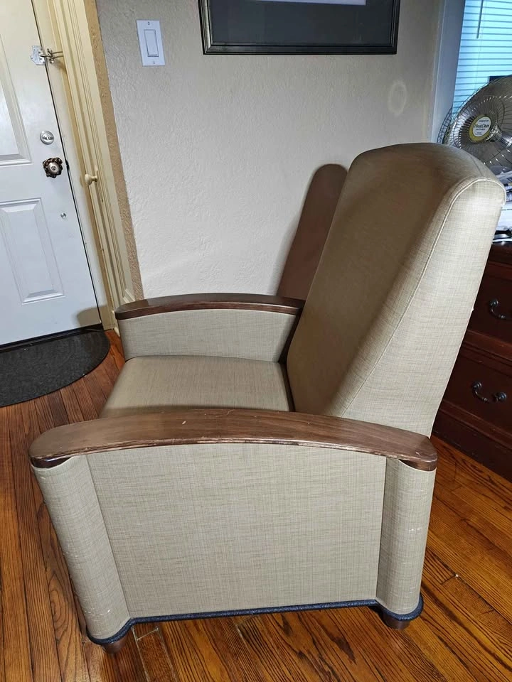 Wieland Cove Wood Arm Lounge Recliner - photo 4