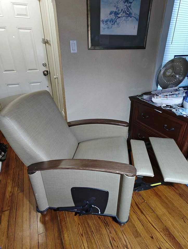Wieland Cove Wood Arm Lounge Recliner - photo 5