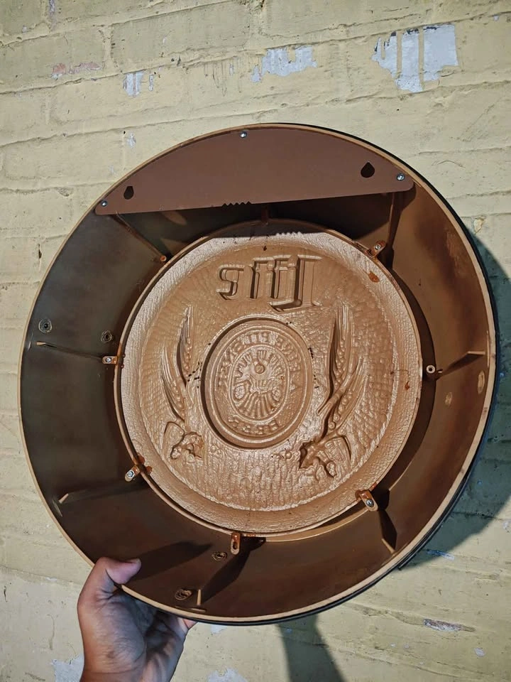 Miller Lite "Faux Wood" Molded Plastic Barrel End Sign - photo 3