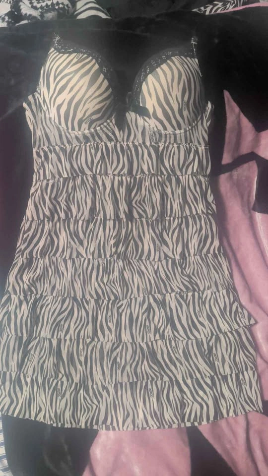 Zebra print mcbling top with build in bra - photo 4