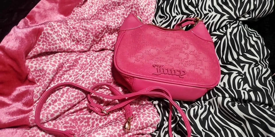Pink Juicy couture purse with shoulder strap - photo 5