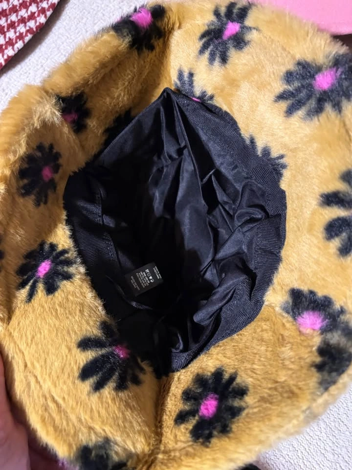 Yellow Fuzzy Faux Fur Daisy Bucket Hat NEW Martindale NE - photo 4