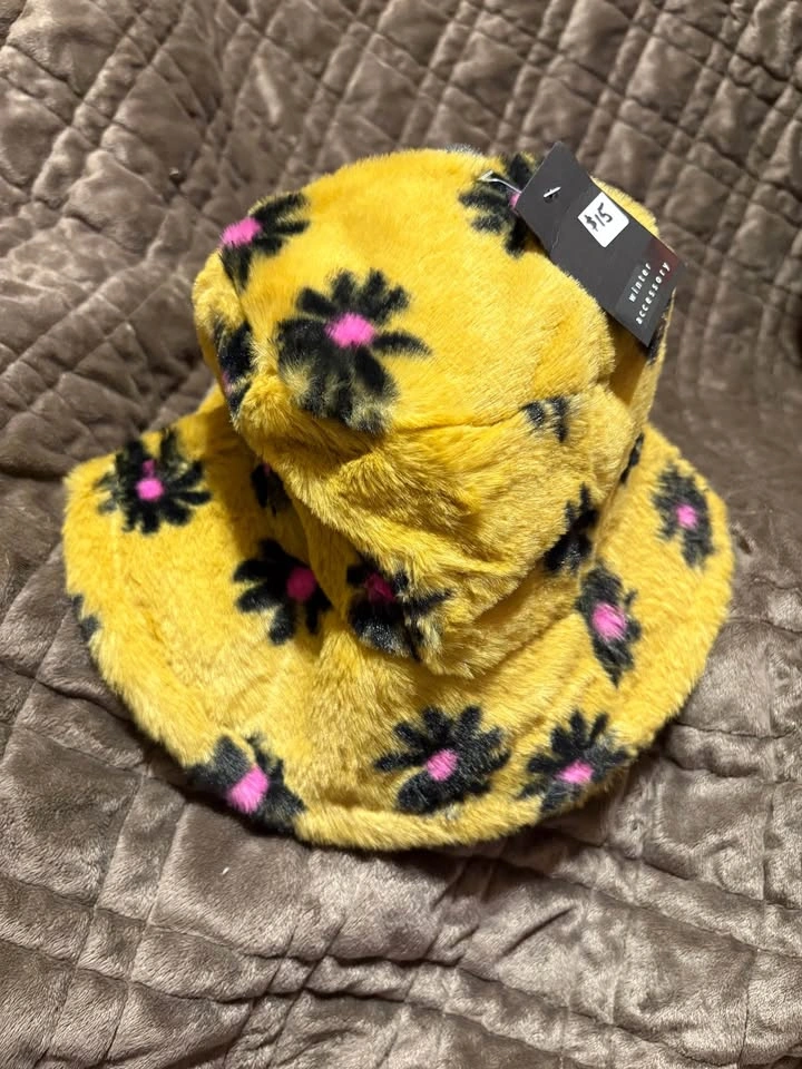 Yellow Fuzzy Faux Fur Daisy Bucket Hat NEW Martindale NE - photo 5
