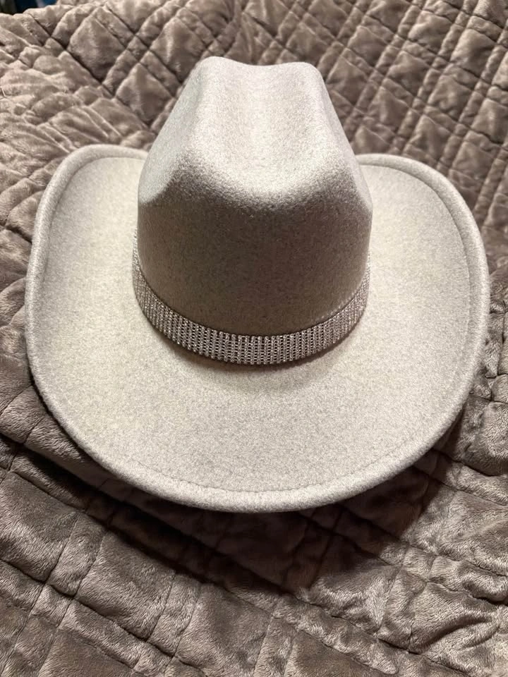 Taupe felt Rhinestone Embellished Cowboy Hat- new - photo 2