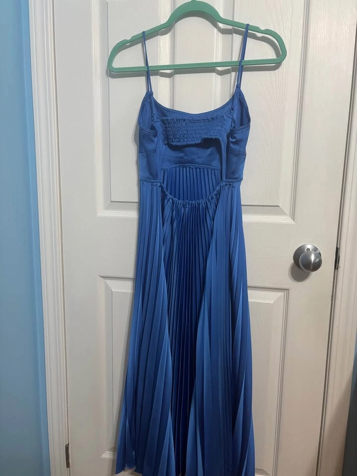 House of Harlow Satin Dress - photo 2