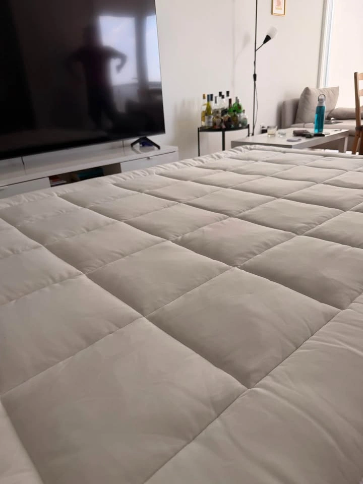 Queen Size Air Mattress with Quilted Top - photo 2
