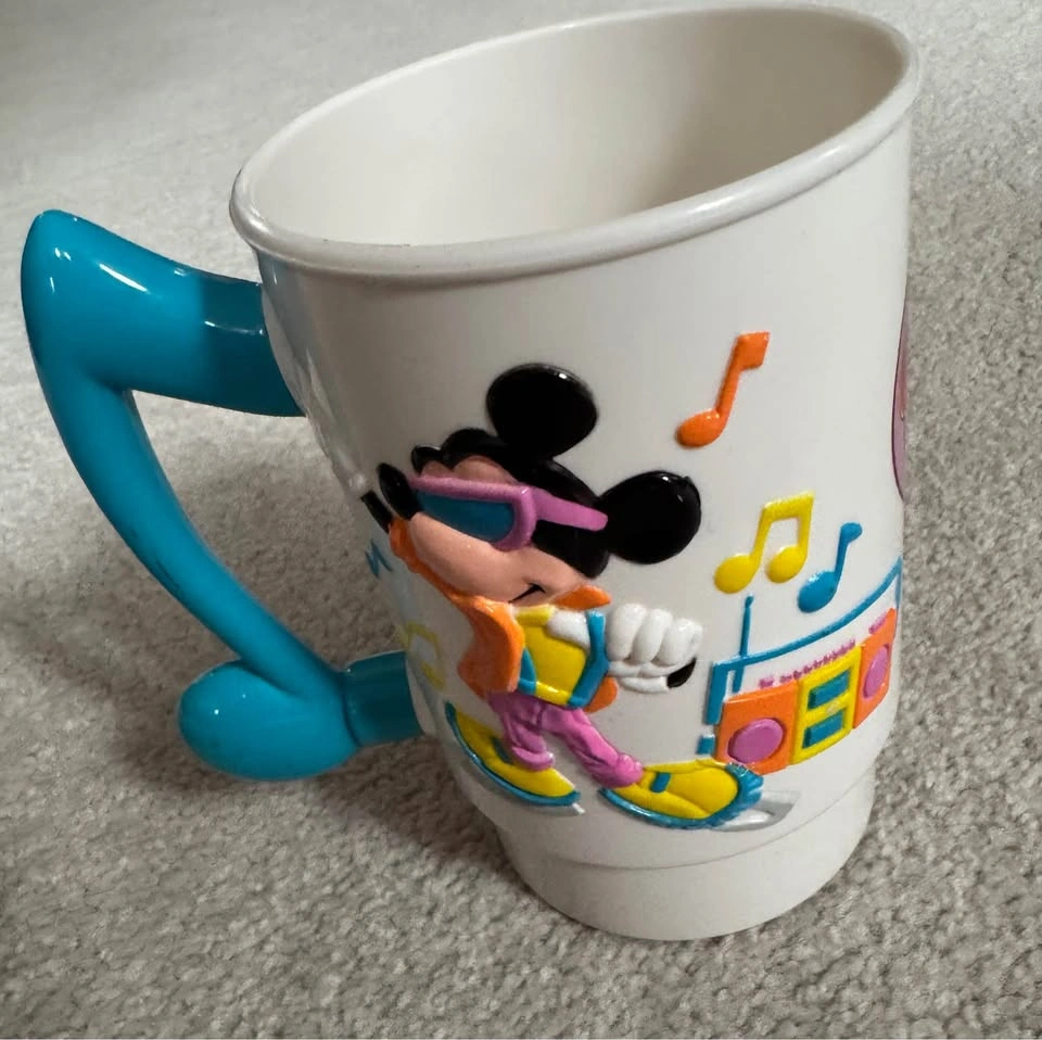 Vintage Mickey Mouse Walt Disney’s World on Ice 3D Cup - photo 4