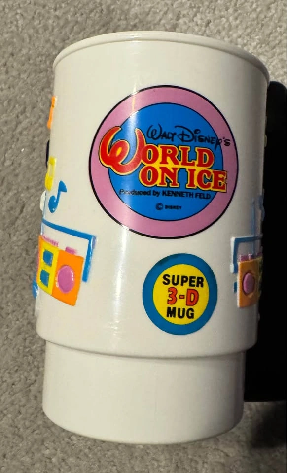 Vintage Mickey Mouse Walt Disney’s World on Ice 3D Cup - photo 5