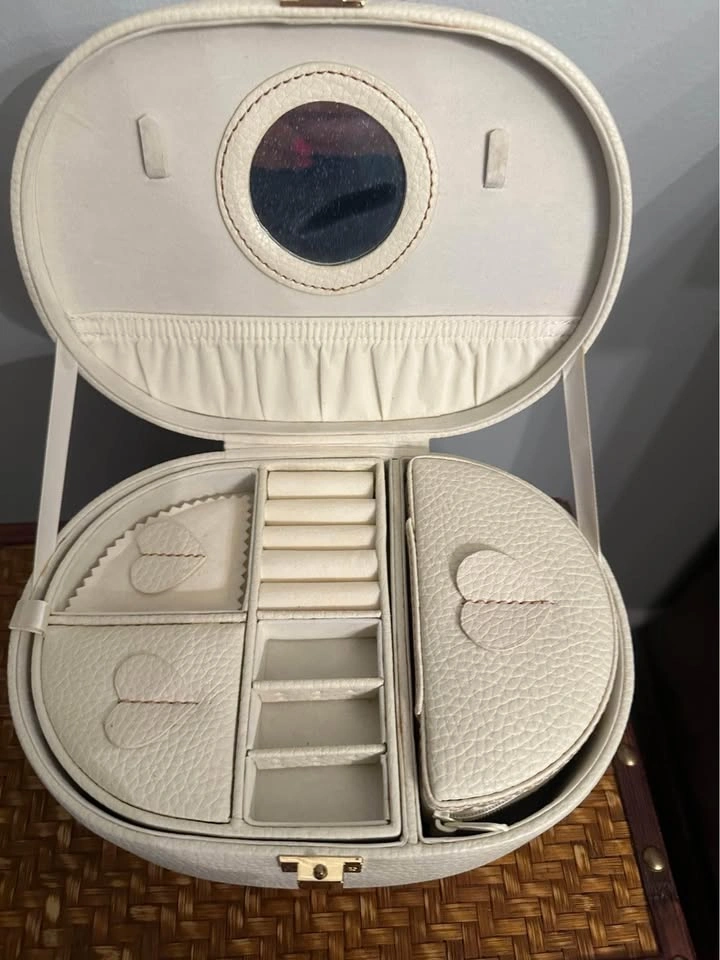 Travel Jewelry Box - photo 3
