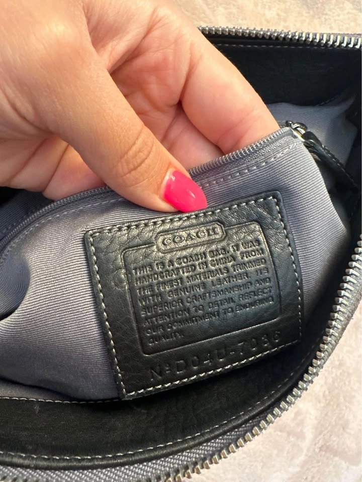 Black Vintage Coach Shoulder Bag - photo 3