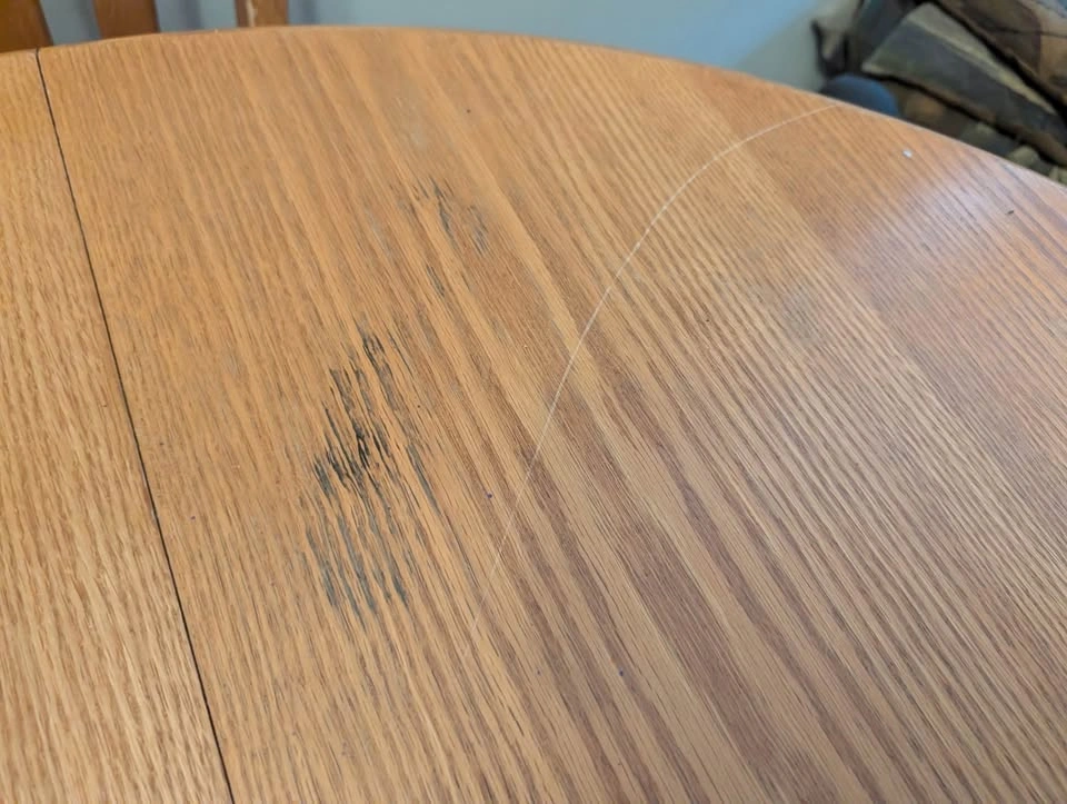 Solid oak table w/ 4 chairs - extendable - photo 3