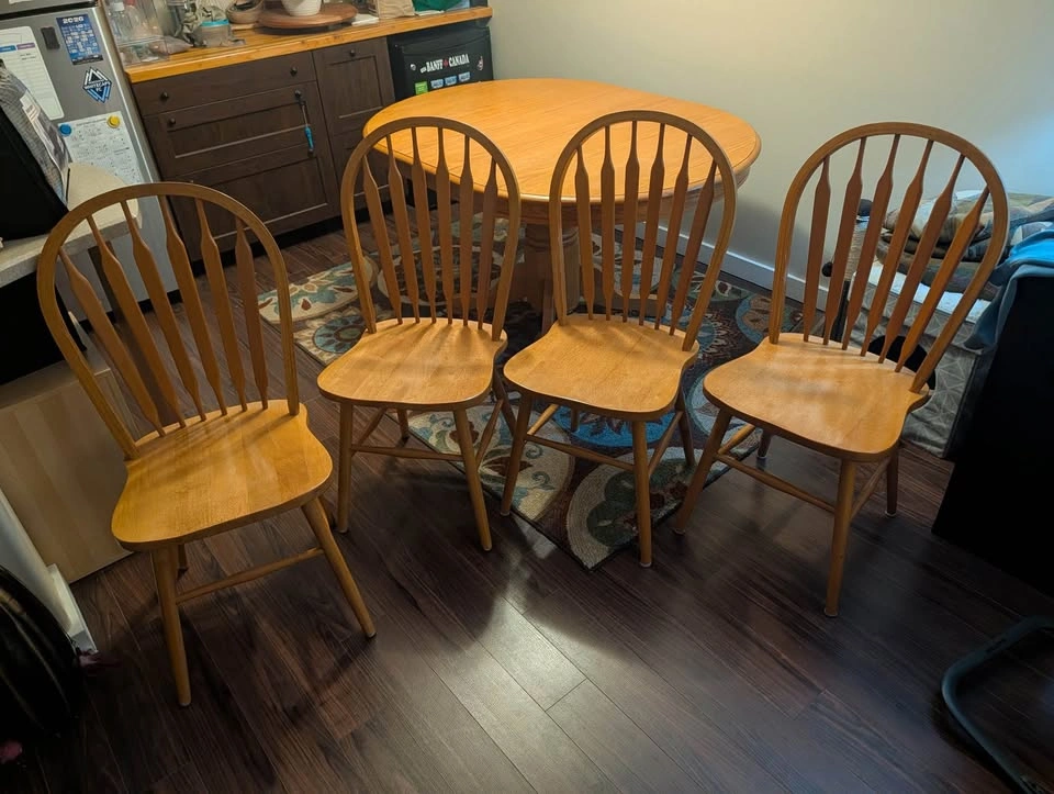 Solid oak table w/ 4 chairs - extendable - photo 4