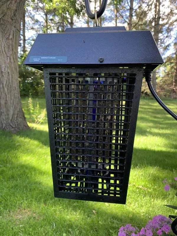 Flowtron 40-Watt Electric Bug Zapper Stake Light - Like New - photo 2