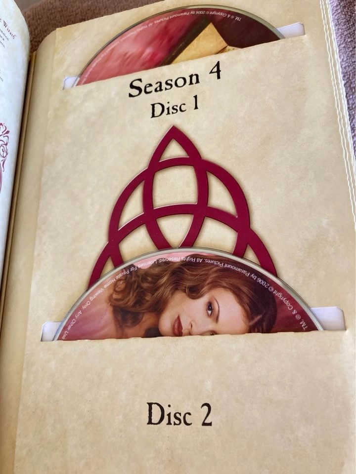 Charmed The Complete Series Boxed Set - photo 3