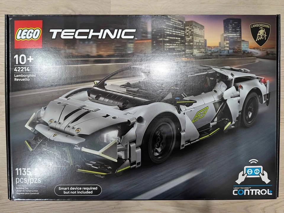 LEGO Technic 42214 Lamborghini Revuelto