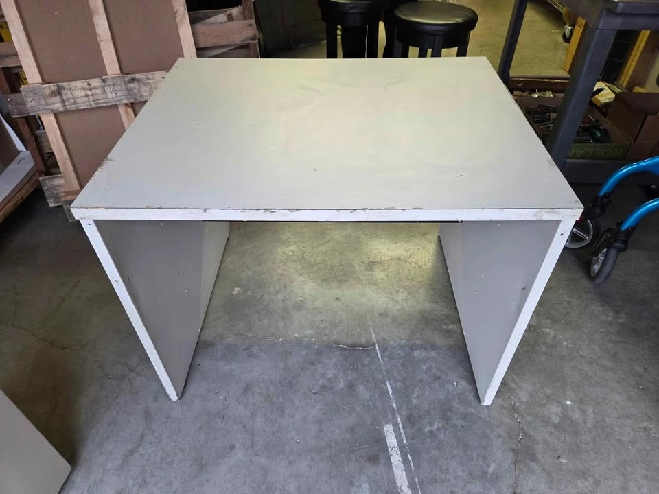White Laminate Commercial Desk - photo 2