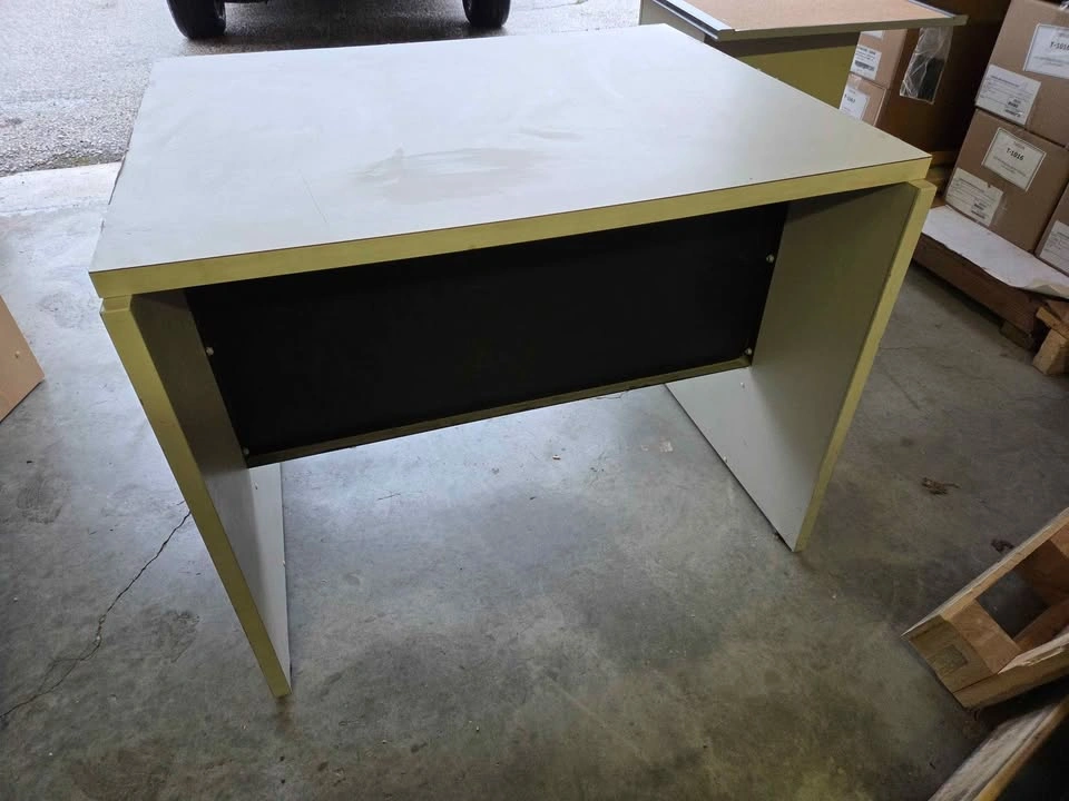 White Laminate Commercial Desk - photo 3