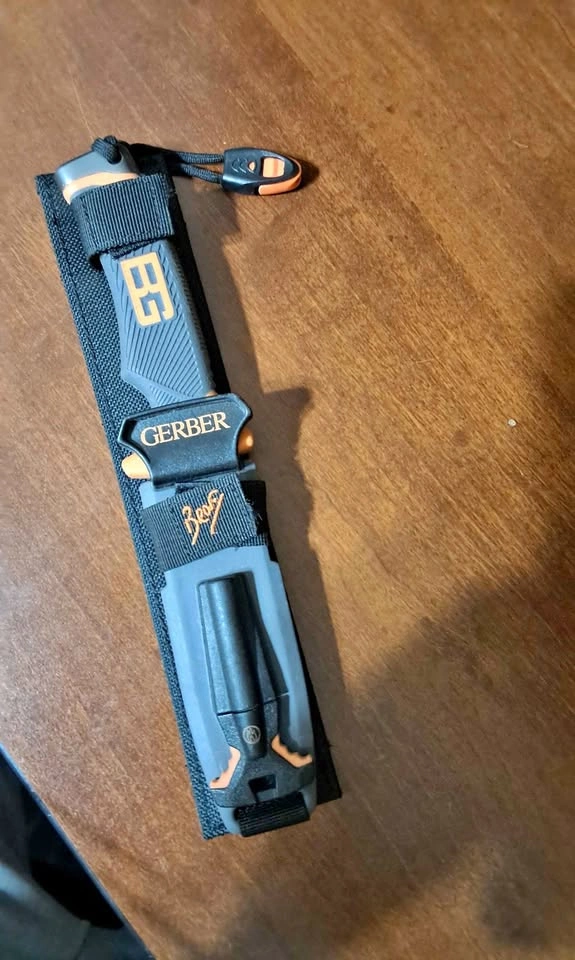 Gerber Bear Grylls Ultimate fixed-blade survival knife