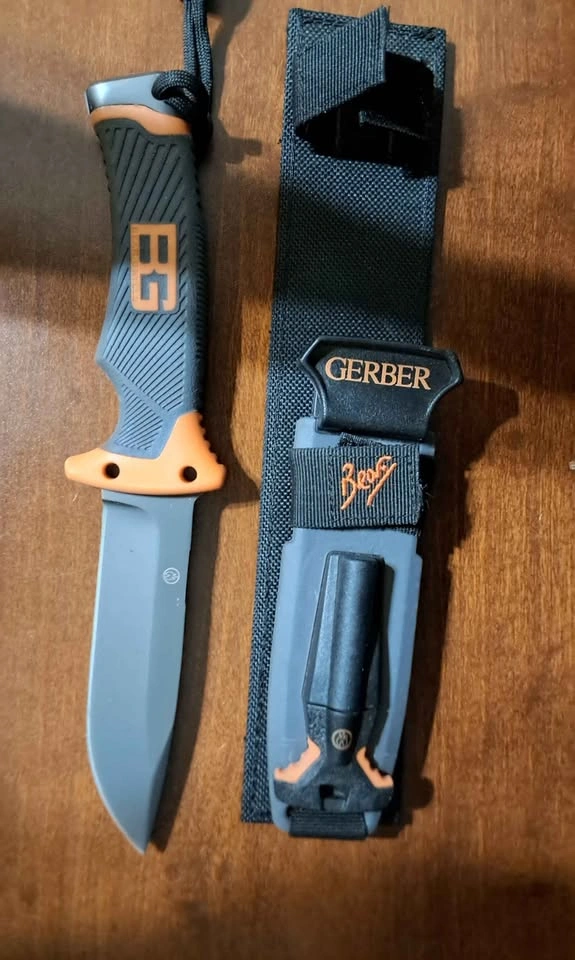 Gerber Bear Grylls Ultimate fixed-blade survival knife - photo 2