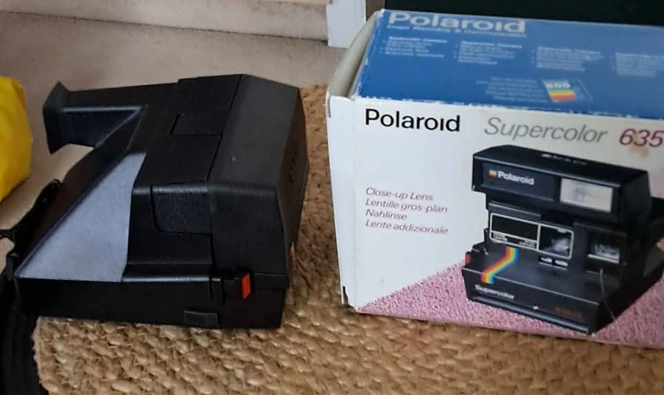 Vintage Polaroid 635 CL Supercolor Camera with Box and Manual - photo 3