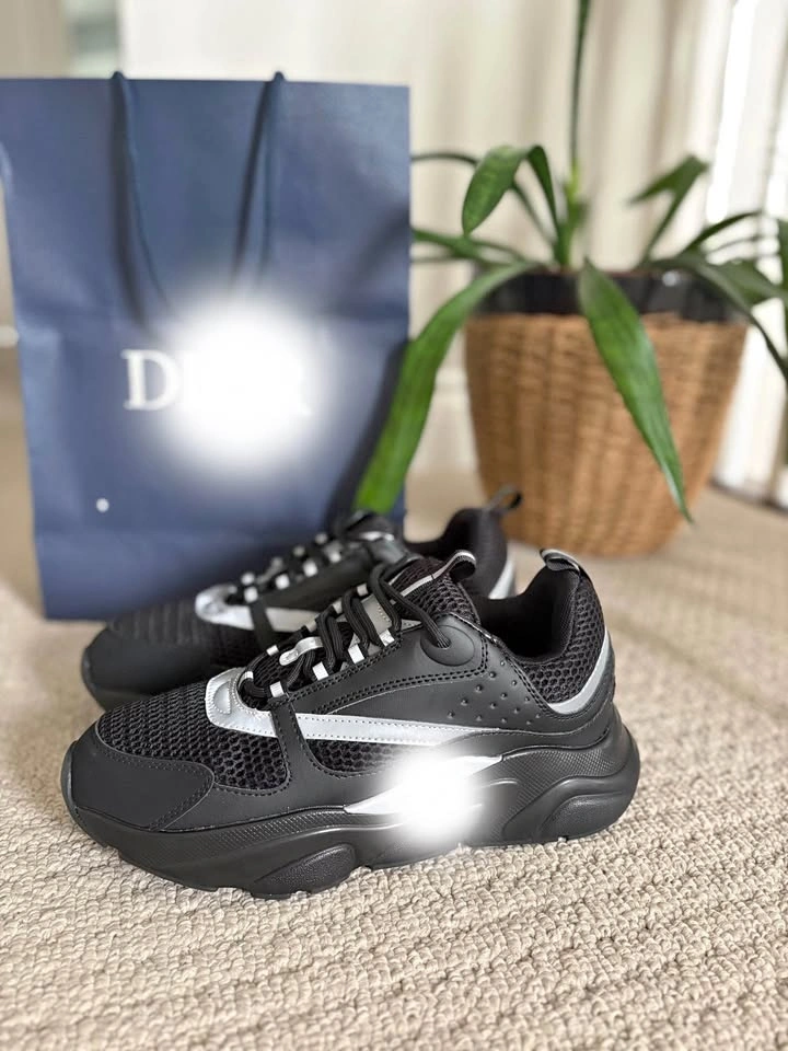 B22 Shoes Black - Size 9