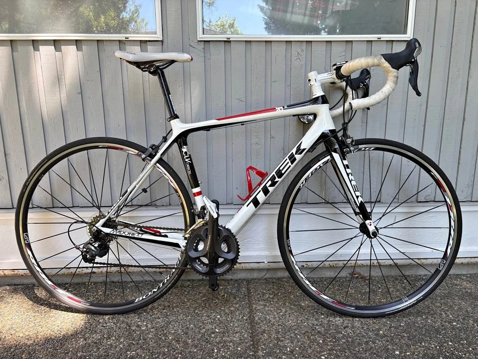 Trek Madone 4.7 carbon road bike