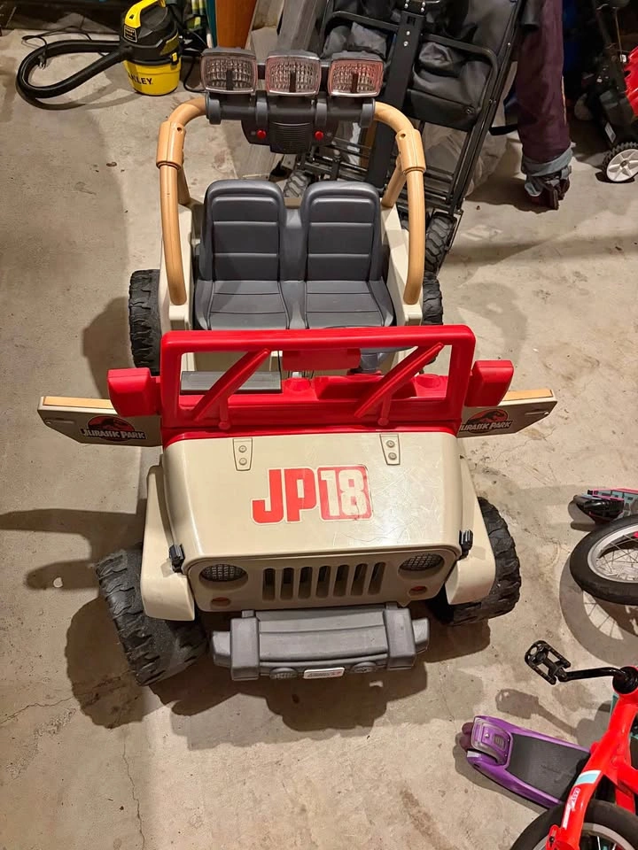 Fisher-Price Power Wheels Jurassic Park Jeep Wrangler Ride-On