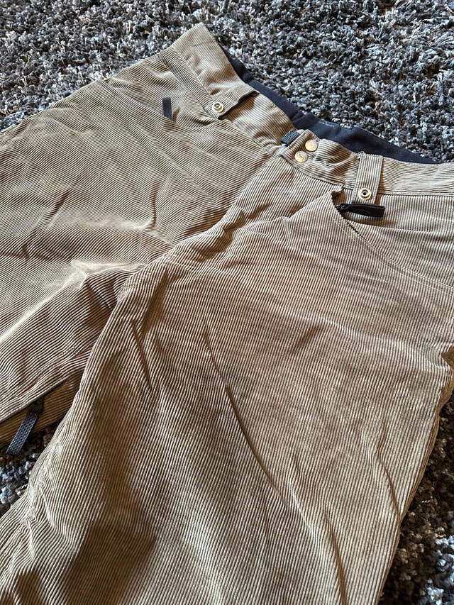 corduroy ski/snowboard pants men’s medium - photo 2